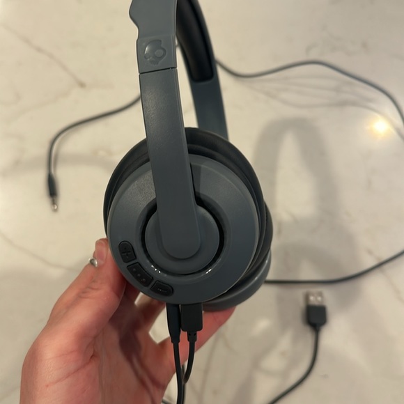 Skull Candy headphones - Picture 2 of 2